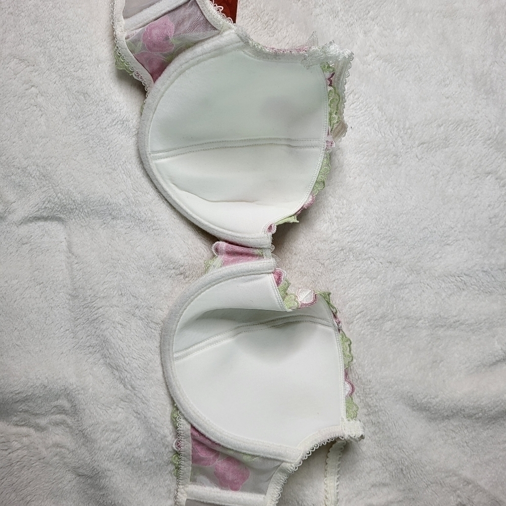 ❤️ Vogue Floral Lacy Bra. Vintage. 38C White, Pink & Green. - Picture 2 of 9